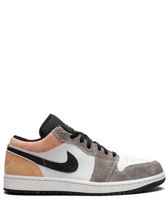 1 Low Se Flight Club Sneakers