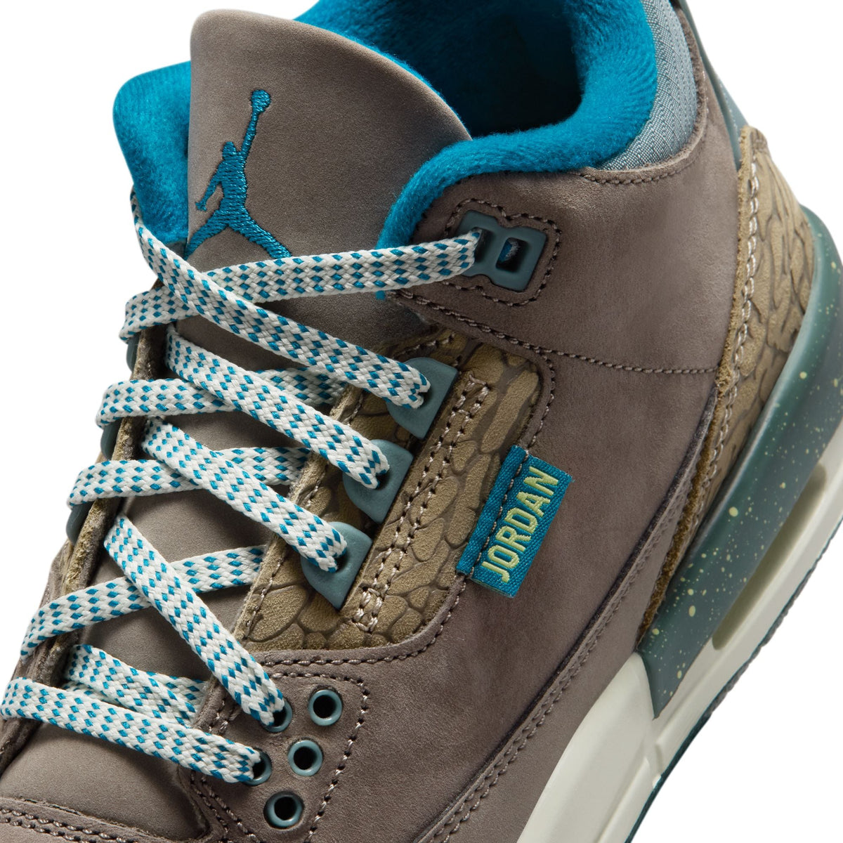 Air Jordan 3 Retro "Olive Grey" - Non Adult