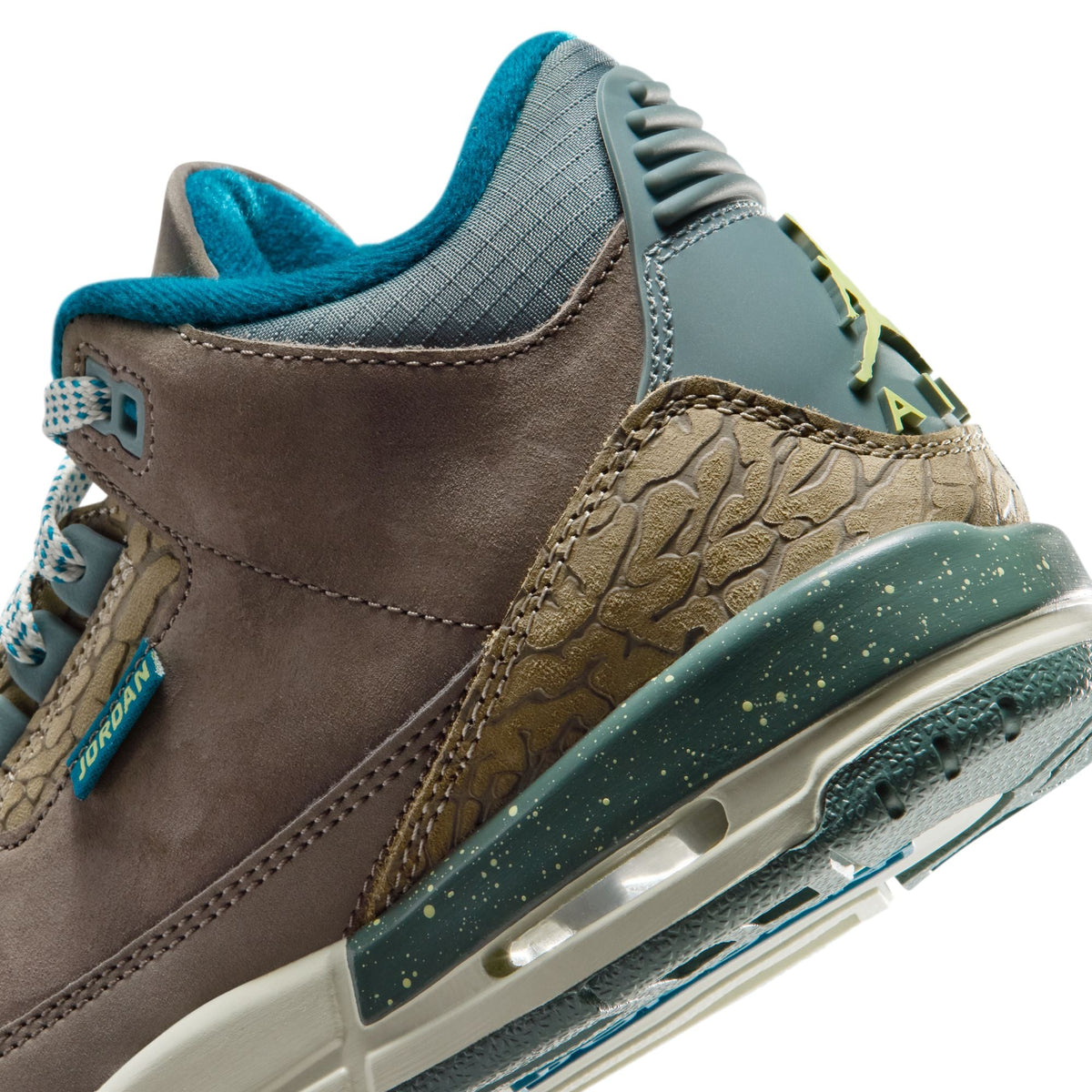 Air Jordan 3 Retro "Olive Grey" - Non Adult