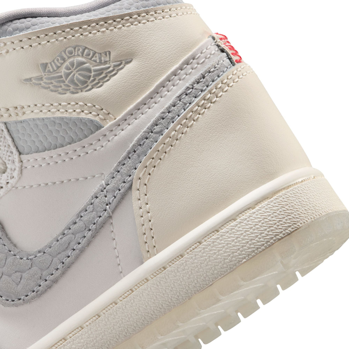 Air Jordan 1 Retro High OG "Sail University Red" - Youth Sneakers
