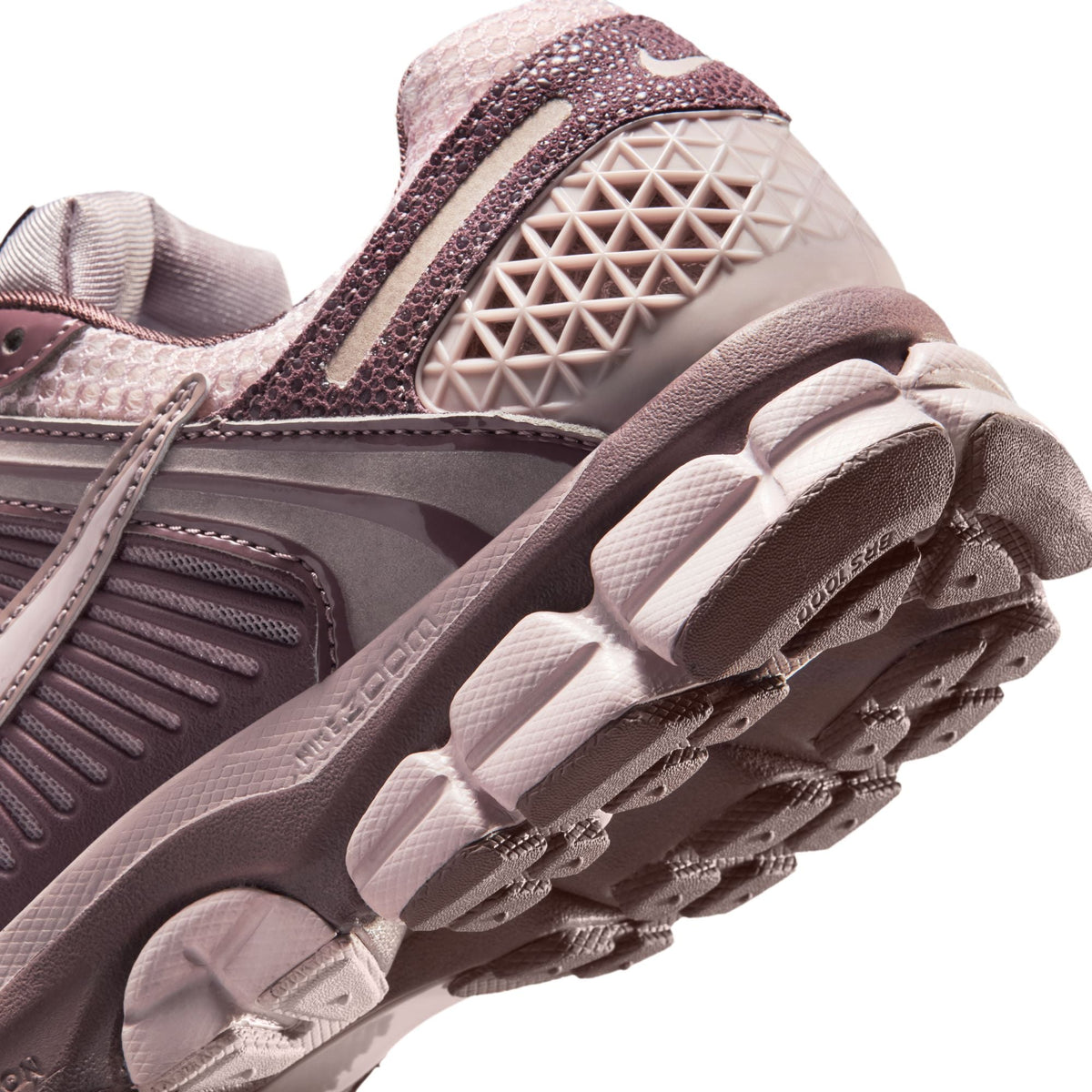 Nike Zoom Vomero 5 - Women's