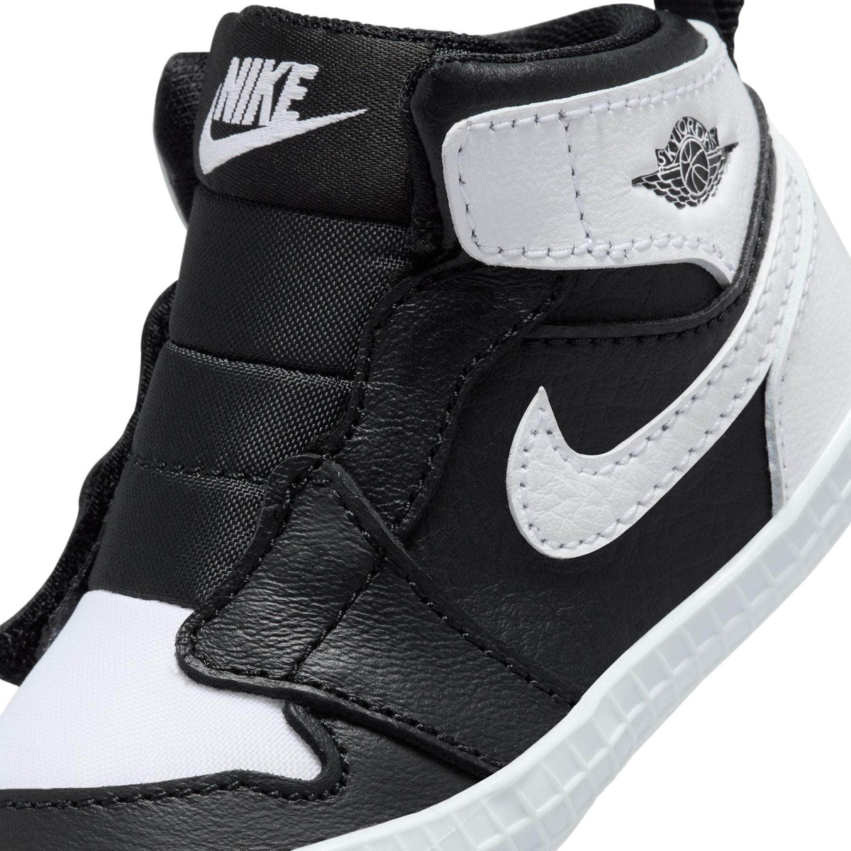 Air Jordan 1 Retro High OG "Reverse Panda" - Crib's