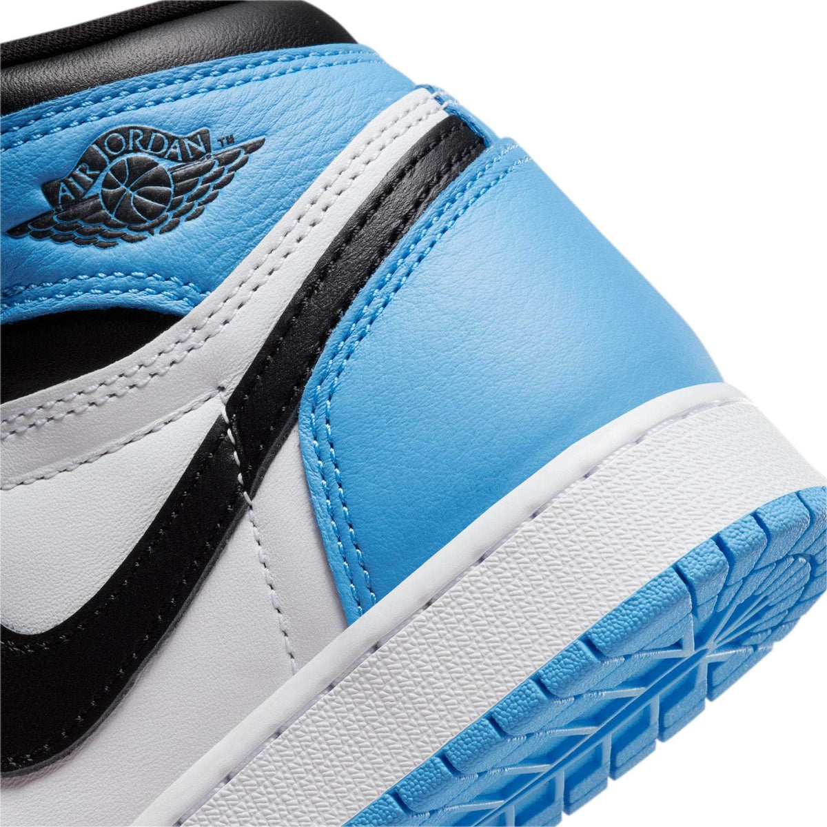 Air Jordan 1 Retro High OG "UNC Toe" - Boy's GS