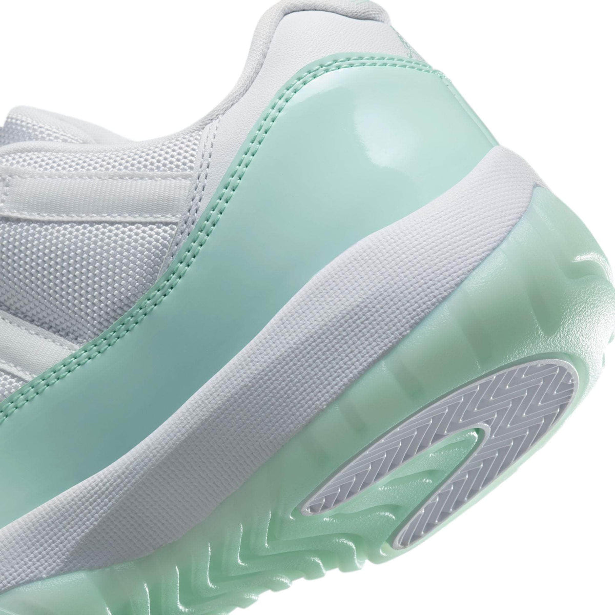Air Jordan 11 Retro Low "Igloo" - Women's