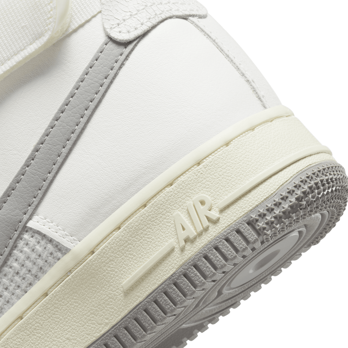 Nike Air Force 1 High LE