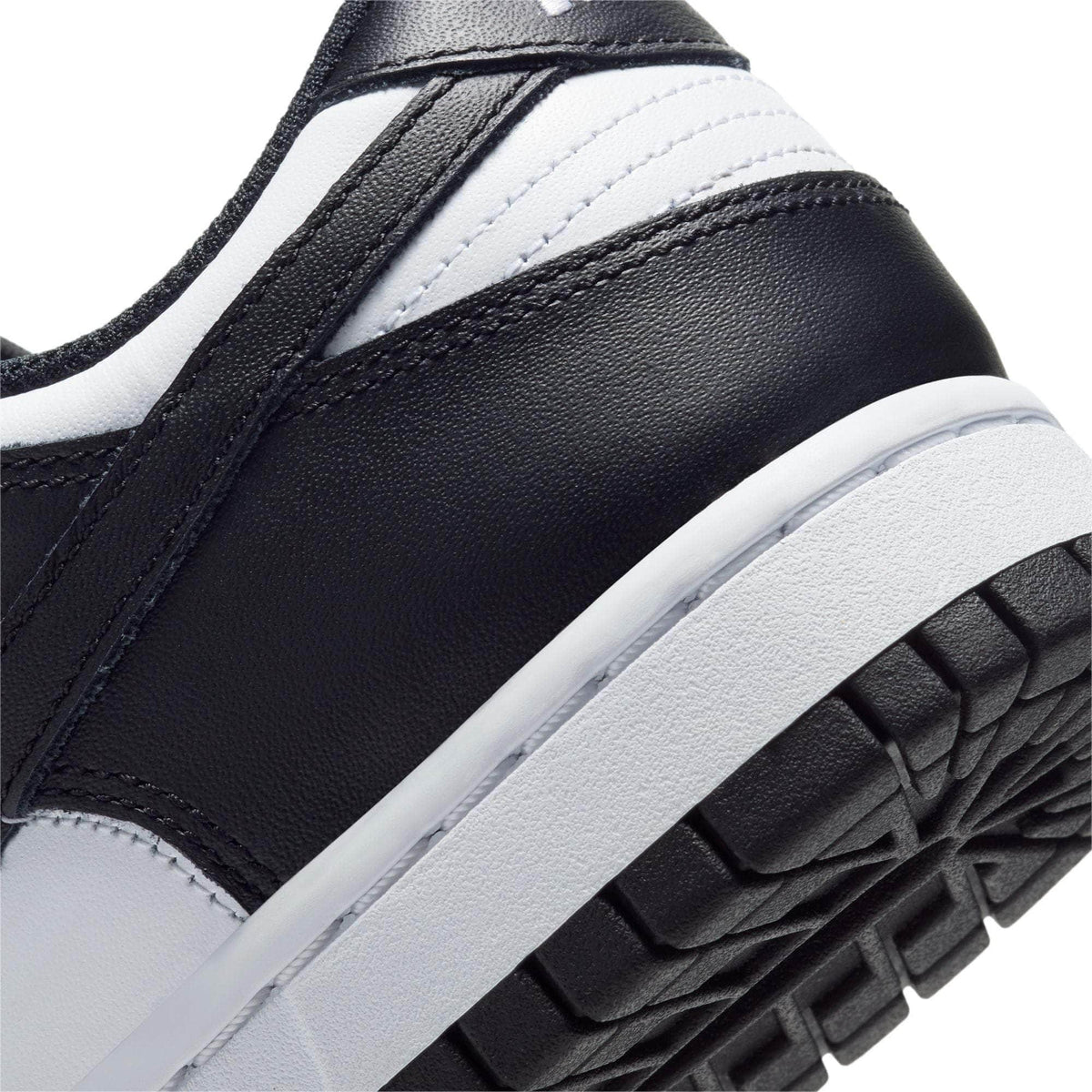Nike Dunk Low Retro - Women's