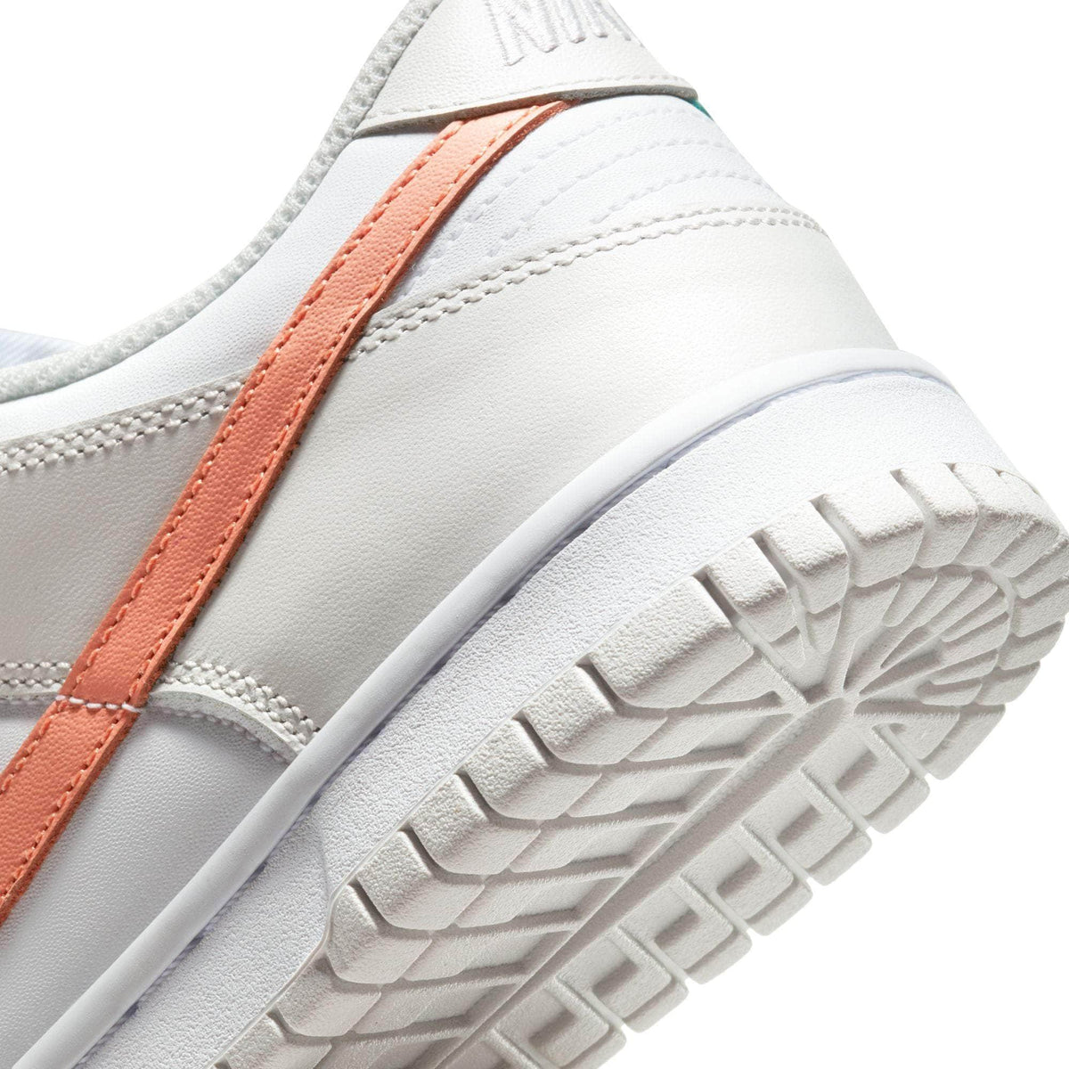 Nike Dunk Low "Tropical Twist"