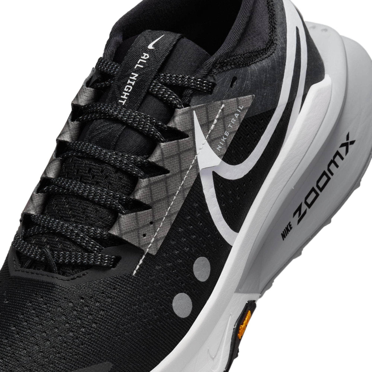 Nike Zegama 2 Trail Running - Women's