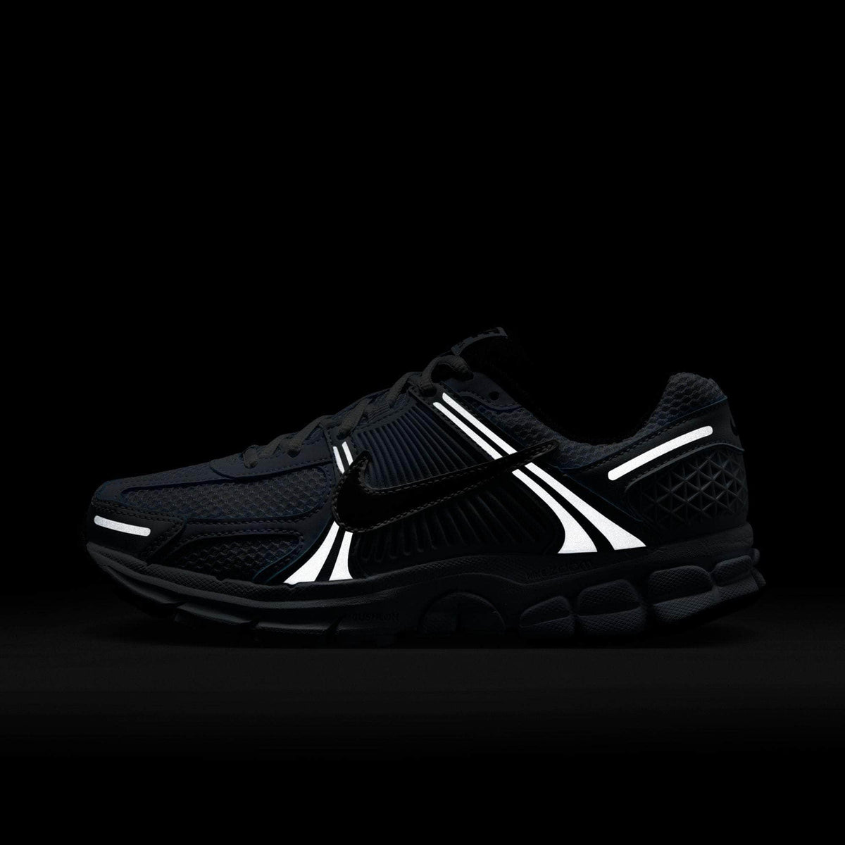 Nike Zoom Vomero 5 - Women's