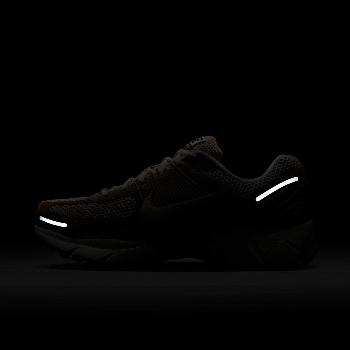 Nike Zoom Vomero 5 - Women's