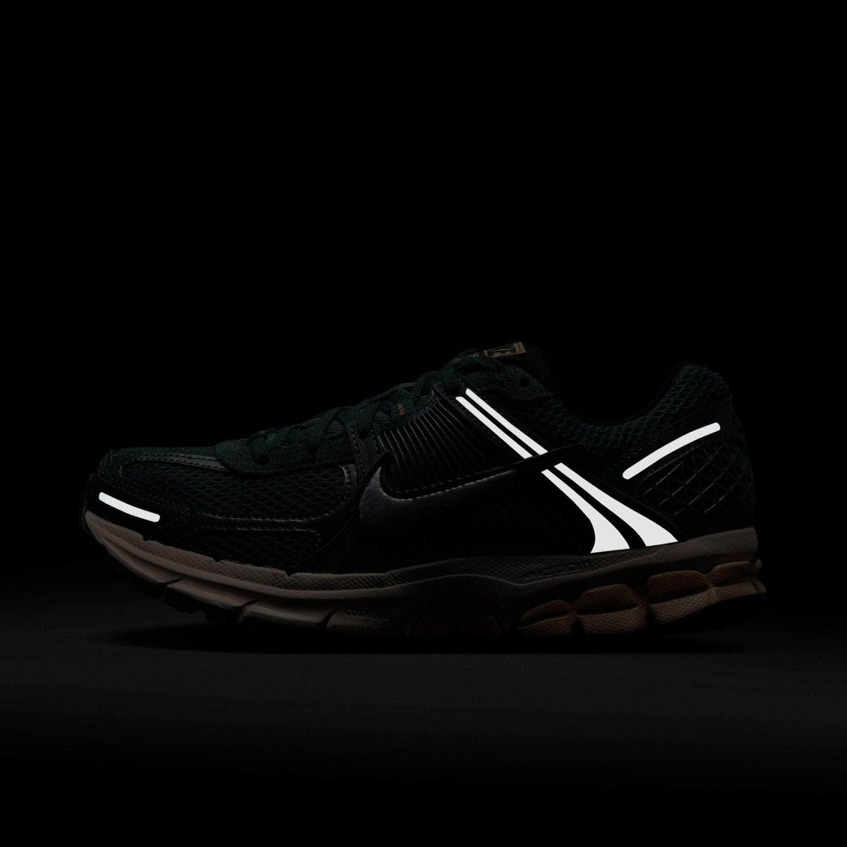 Nike Zoom Vomero 5 - Women's