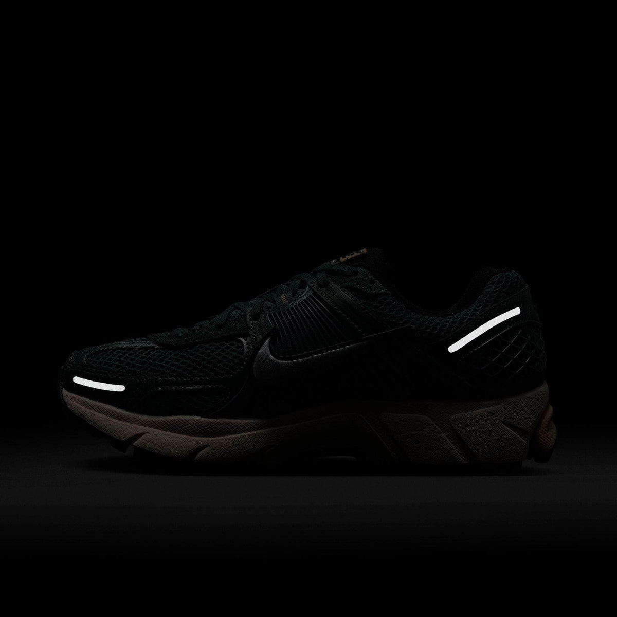 Nike Zoom Vomero 5 - Women's