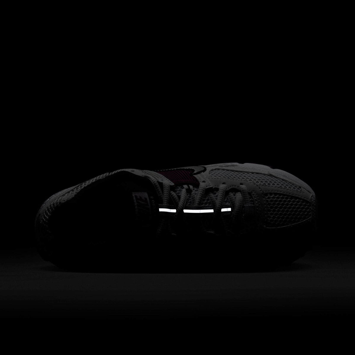 Nike Zoom Vomero 5 - Women's