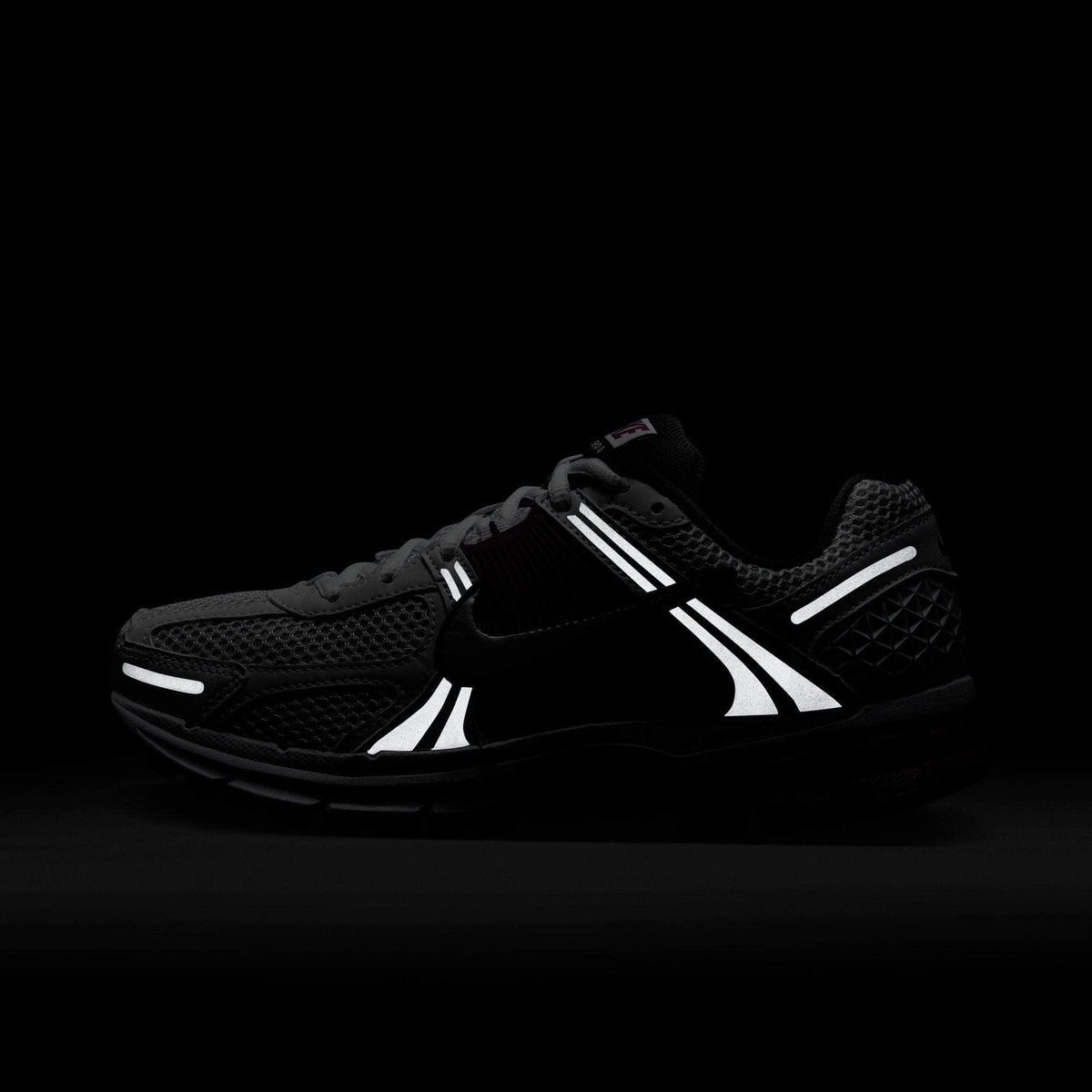 Nike Zoom Vomero 5 - Women's