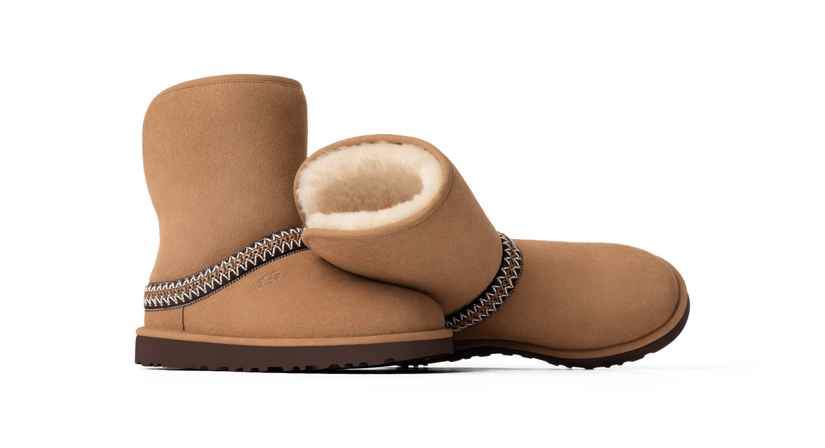 UGG Classic Short Crescent - Women's