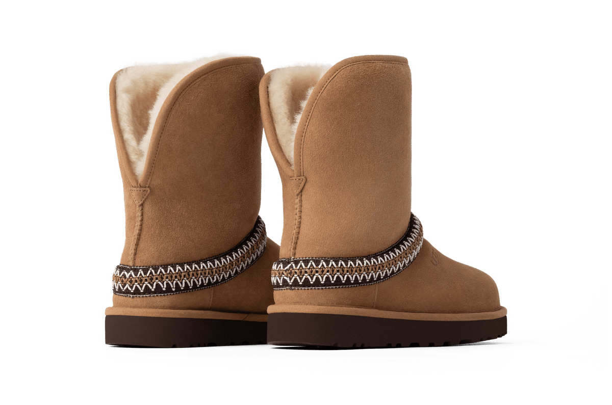 UGG Classic Short Crescent - Women's